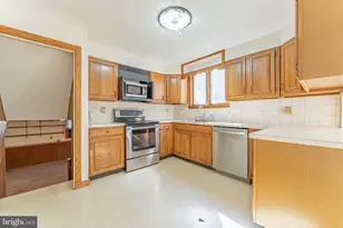 1304 Mary Jane Ln, West Chester, PA 19380 - Photo 10