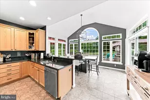 40 Caversham Dr, West Grove, PA 19390 - Photo 14