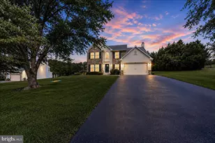 40 Caversham Dr, West Grove, PA 19390 - Photo 2