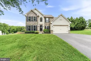 40 Caversham Dr, West Grove, PA 19390 - Photo 1