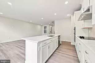 46 Grayson Ln, Downingtown, PA 19335 - Photo 4