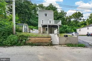 377 Mt Pleasant St, Coatesville, PA 19320 - Photo 2