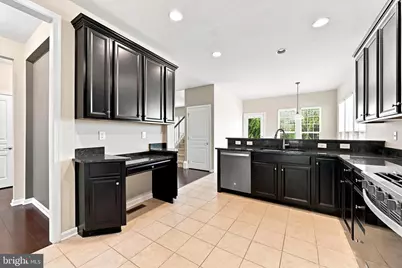 819 S Haines Circle, Downingtown, PA 19335 - Photo 6