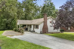 54 W Locust St, Oxford, PA 19363 - Photo 2