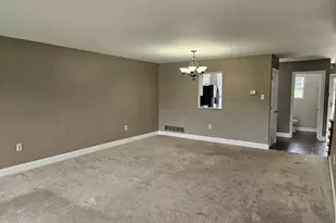249 Thia Ct, Coatesville, PA 19320 - Photo 6
