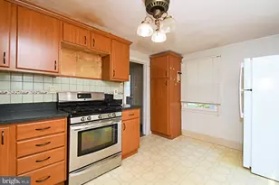 889 Old Lancaster Rd, Berwyn, PA 19312 - Photo 12
