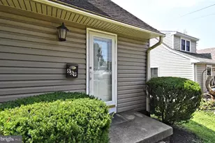 889 Old Lancaster Rd, Berwyn, PA 19312 - Photo 4