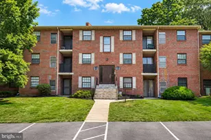 2419 Pond View Dr, West Chester, PA 19382 - Photo 2