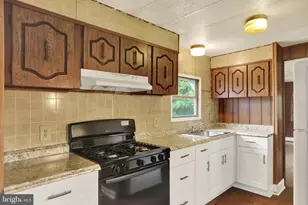 828 Spring City Rd, Phoenixville, PA 19460 - Photo 10