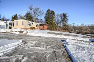 828 Spring City Rd, Phoenixville, PA 19460 - Photo 2