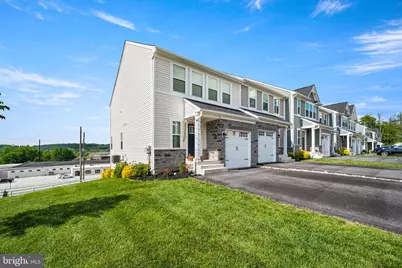 220 Chase Drive, Downingtown, PA 19335 - Photo 2