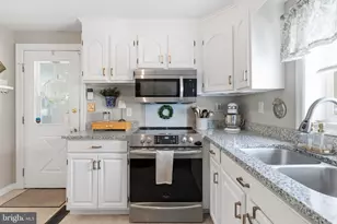 18 Buttonwood Ave, Malvern, PA 19355 - Photo 14