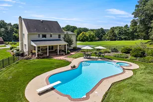 135 Chelsey Dr, Coatesville, PA 19320 - Photo 2