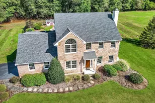 135 Chelsey Dr, Coatesville, PA 19320 - Photo 2