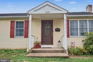 528 Chester Ave, Phoenixville, PA 19460 - Photo 2