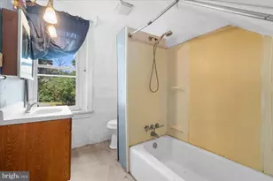 233 Bridge St, Spring City, PA 19475 - Photo 12