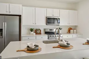 518 Lyanna Way, Downingtown, PA 19335 - Photo 2