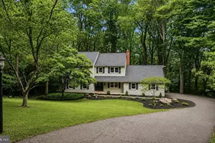 1038 Edgewood Chase, Glen Mills, PA 19342 - Photo 2