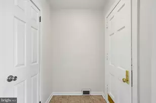 427 Franklin Ave, Phoenixville, PA 19460 - Photo 4