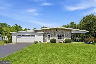 601 New St, Spring City, PA 19475 - Photo 1