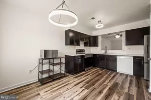135 Caernarvon Ct, Exton, PA 19341 - Photo 2