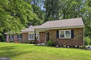 1798 Ridgeview Dr, Coatesville, PA 19320 - Photo 2