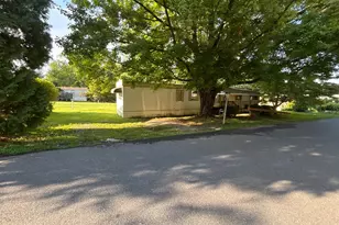 105 Azalea Cir, Honey Brook, PA 19344 - Photo 38
