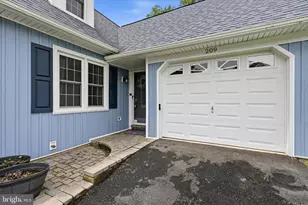 209 Wren Ct, Downingtown, PA 19335 - Photo 2