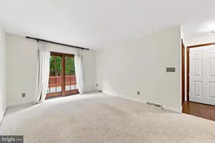 209 Wren Ct, Downingtown, PA 19335 - Photo 4