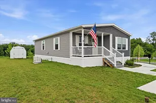 116 Sycamore Dr, Honey Brook, PA 19344 - Photo 1