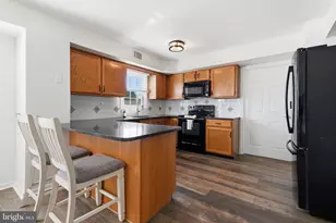 103 Valley View Cir, Phoenixville, PA 19460 - Photo 12