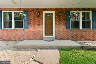 718 Bicking Dr, West Chester, PA 19382 - Photo 2