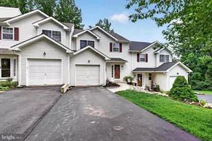 42 Pinckney Dr, Coatesville, PA 19320 - Photo 2