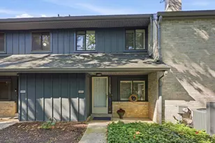 574 Foxwood Ln, Paoli, PA 19301 - Photo 1