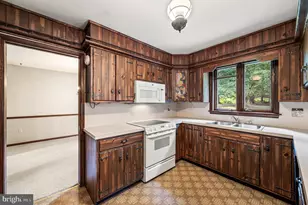 2323 Harmonyville Rd, Elverson, PA 19520 - Photo 10