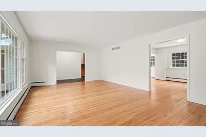 31 Beacon Hill Court, Phoenixville, PA 19460 - Photo 2