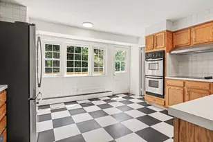 31 Beacon Hill Ct, Phoenixville, PA 19460 - Photo 4