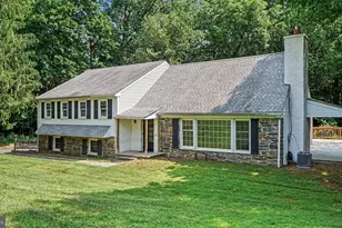 31 Beacon Hill Ct, Phoenixville, PA 19460 - Photo 1