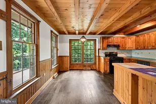 42 Kitty Ln, Phoenixville, PA 19460 - Photo 16