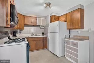 209 N Lake Dr, Downingtown, PA 19335 - Photo 8
