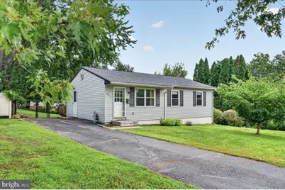 209 N Lake Drive, Downingtown, PA 19335 - Photo 2