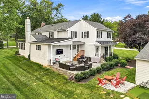 716 Clovelly Ln, Devon, PA 19333 - Photo 4