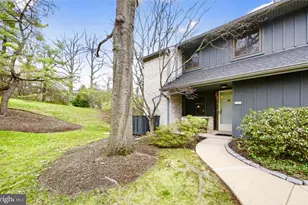 529 Foxwood Ln, Paoli, PA 19301 - Photo 1