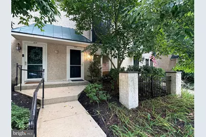 219 E Dutts Mill Way, West Chester, PA 19382 - Photo 2