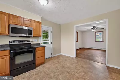 813 Montgomery Avenue, Phoenixville, PA 19460 - Photo 8