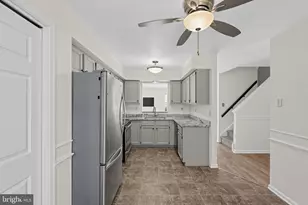 16 Oak St, Phoenixville, PA 19460 - Photo 4