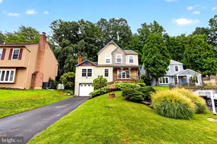 1658 Hemlock Cir, Downingtown, PA 19335 - Photo 2