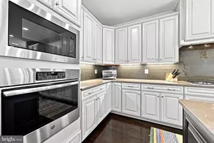 801 Stonecliffe Rd, Malvern, PA 19355 - Photo 4