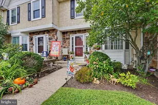 1604 Coventry Pointe Ln, Pottstown, PA 19465 - Photo 2