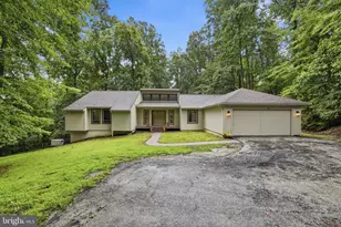 106 Hilltop Dr, Downingtown, PA 19335 - Photo 2